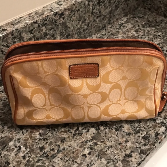 Coach Handbags - Coach makeup bag